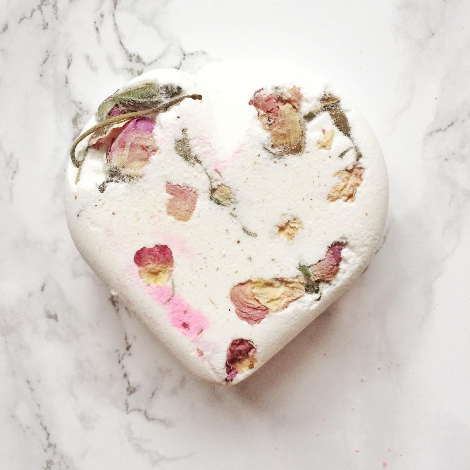 lush tisty tosty bath bomb