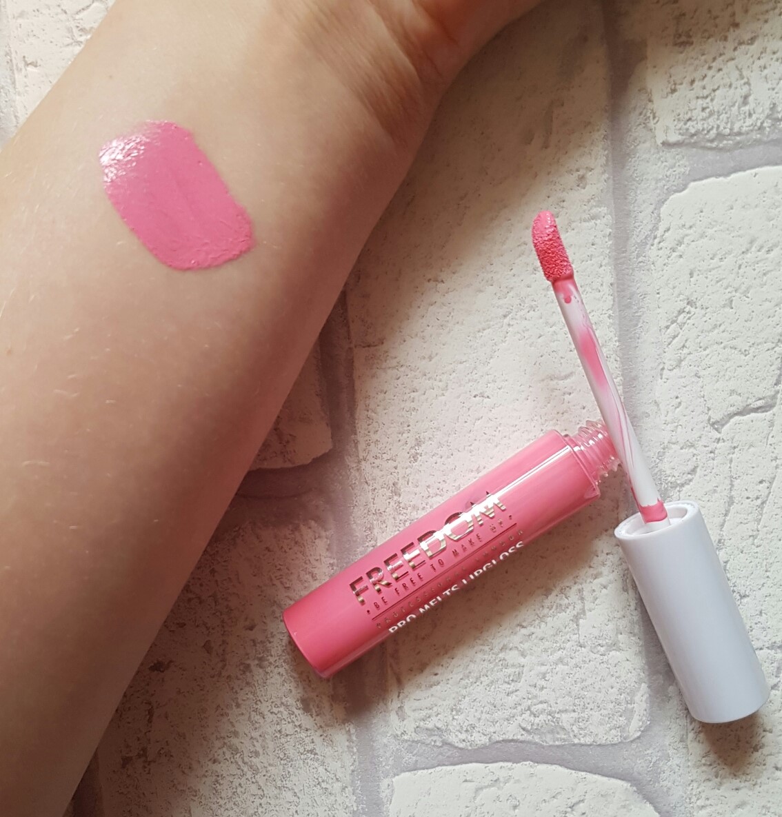 freedom makeup pro melts kisses waiting swatch