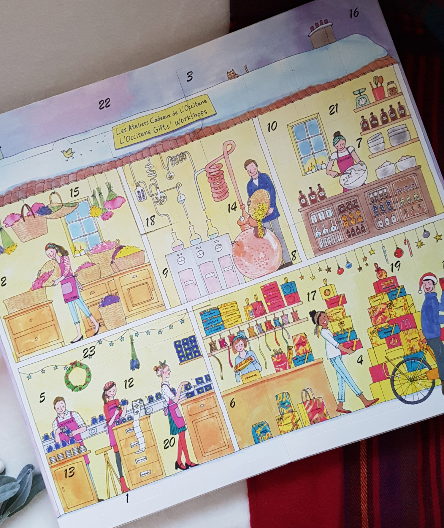 l'ocittane advent calendar inside.jpeg