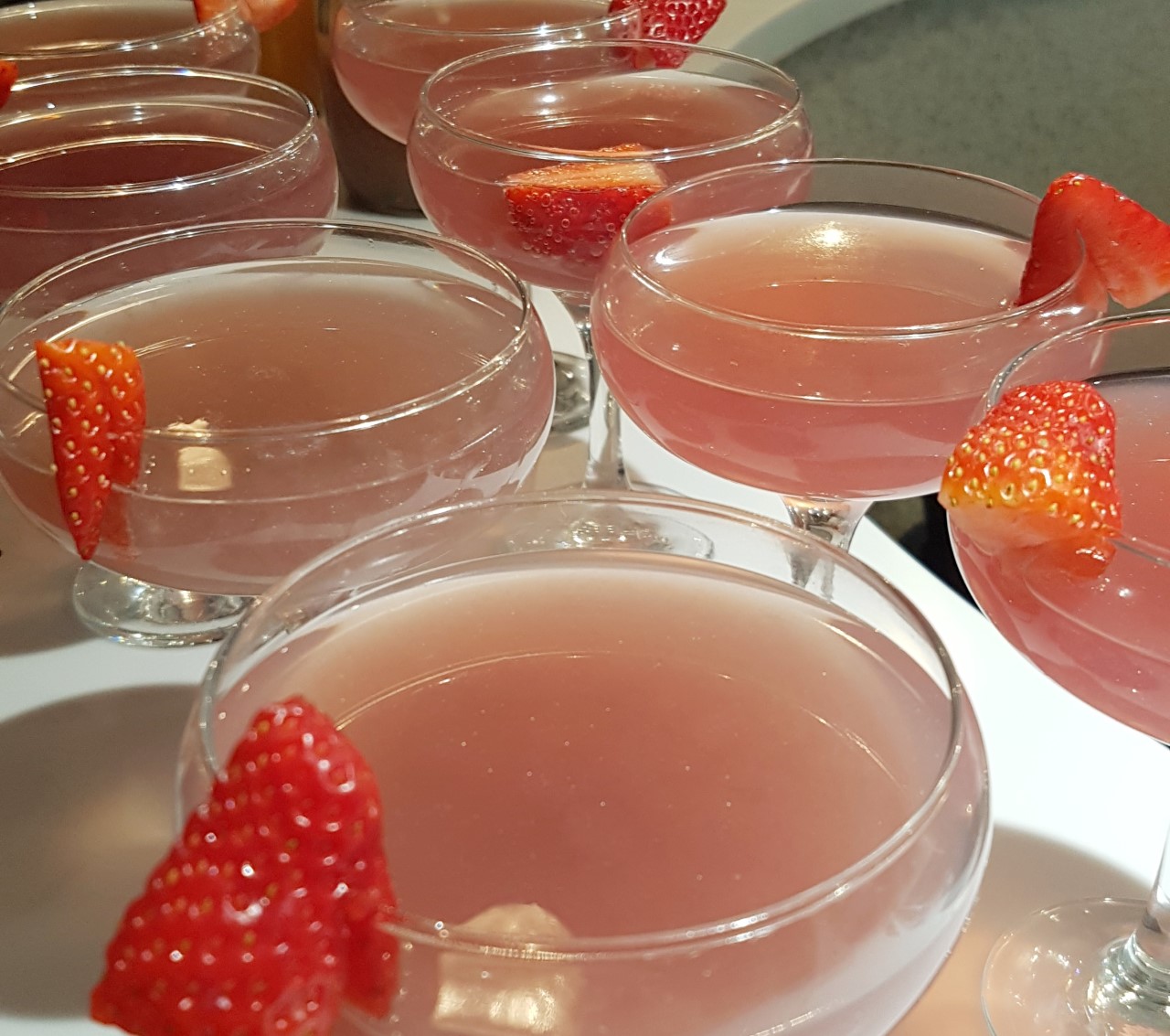 glitter-bomb-cocktails-beauty-temple